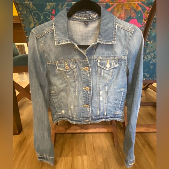 American Eagle Outfitters Jackets & Blazers - American Eagle Cropped Jean Jacket Size M